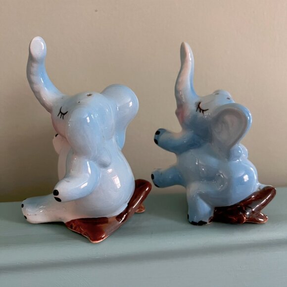 Vintage Blue Elephants Salt & Pepper - Picture 5 of 10